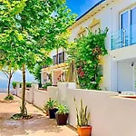 Stylish House In 5 Star Location Few Steps From Butibamba