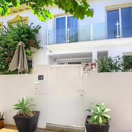 Stylish House In 5 Star Location Few Steps From Butibamba Ferienhaus
